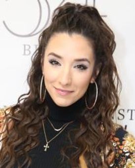 Ashley Loren Headshot