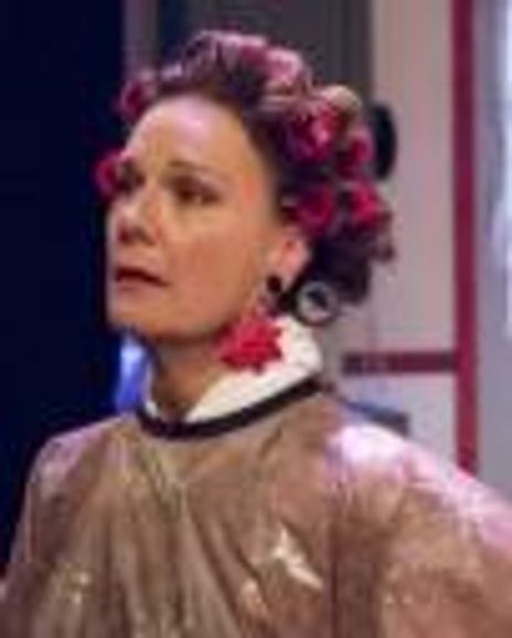 Sally Edmundson Headshot