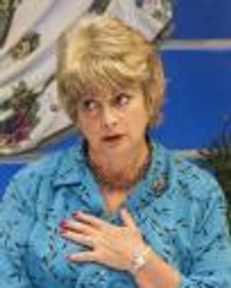 Genevieve Allenbury Headshot