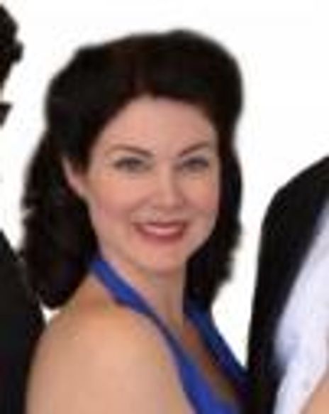 Alisa Schmidt Headshot