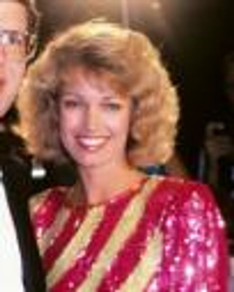 Cindy Garvey Headshot