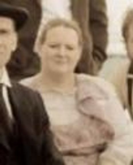 Lucy Goldie Headshot