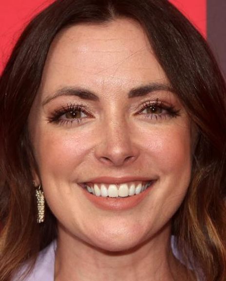 Desi Oakley Headshot