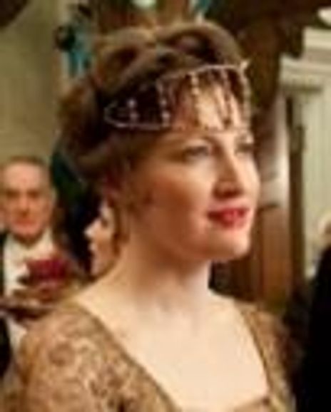 Kelly MacDonald Headshot