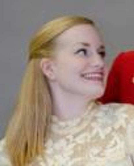 Elisabeth Erdmann Headshot