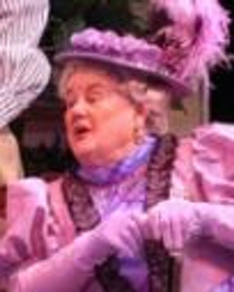 Bev Newcomb Headshot