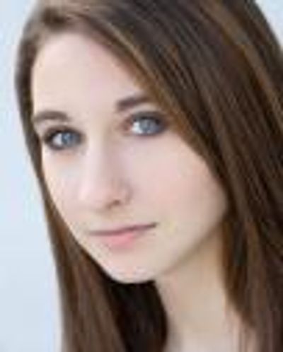 Alexis Molnar Headshot
