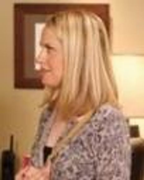 LESLIE GROSSMAN Headshot