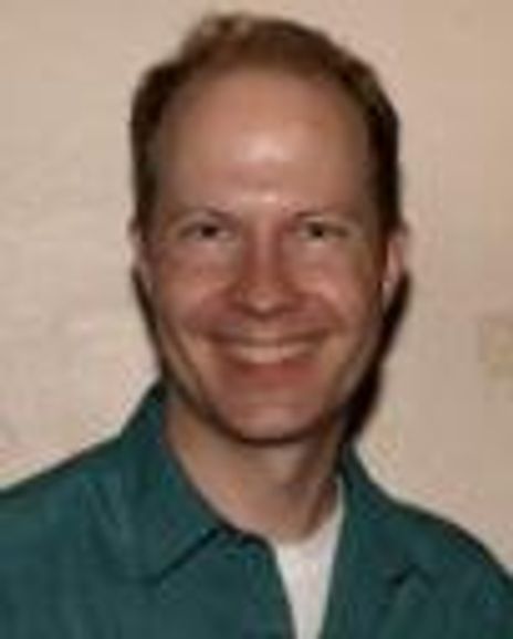 Daniel Thomas Headshot