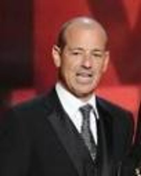 HOWARD GORDON Headshot