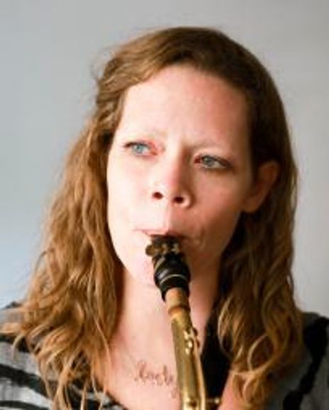 Caroline Davis Headshot