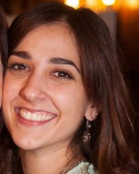 Laura Enrech Headshot