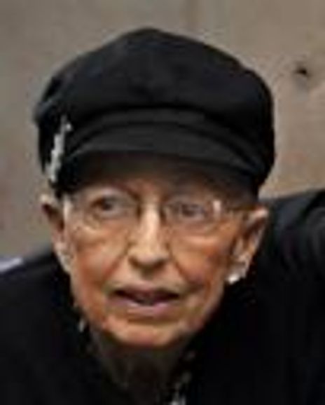 Holly Canterbury Headshot