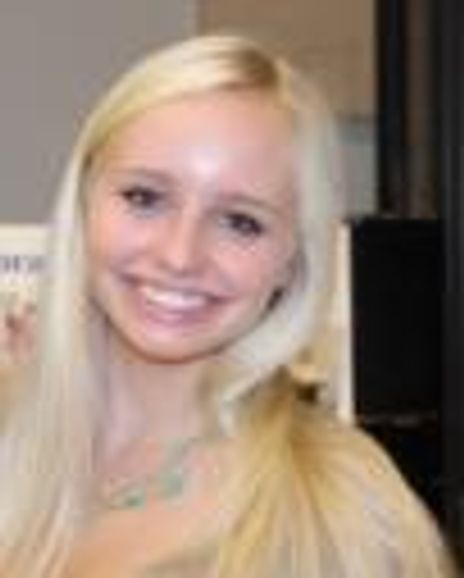 Nicolette Groen Headshot