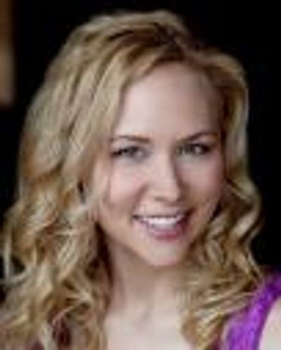 Megan Johns Headshot