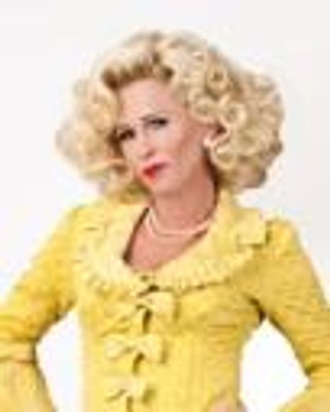 Lucy Benjamin Headshot