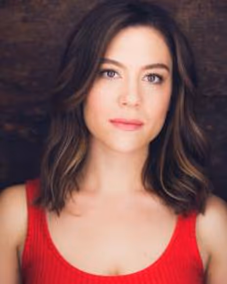 Sara Bues Headshot
