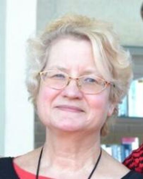 Kate Edmunds Headshot