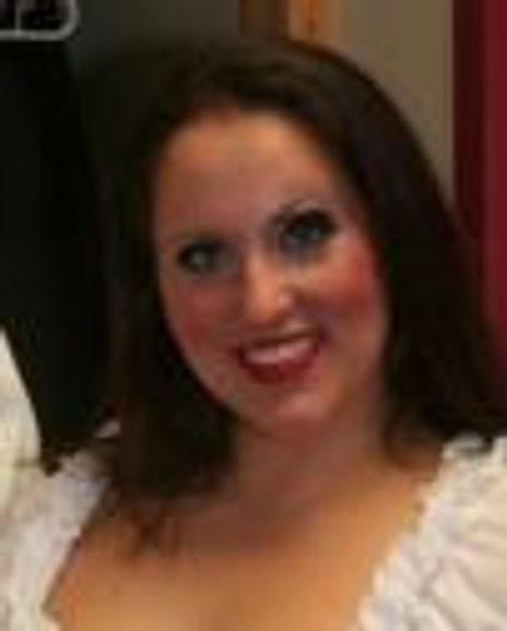 Cari Christostomou Headshot