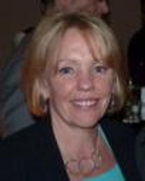 Christine Finzer Headshot