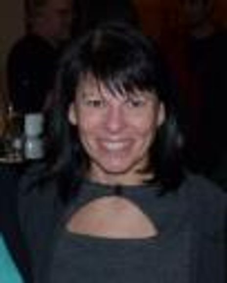 Julie Danis Headshot