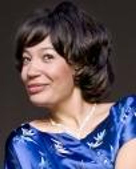 Anita Holland Headshot