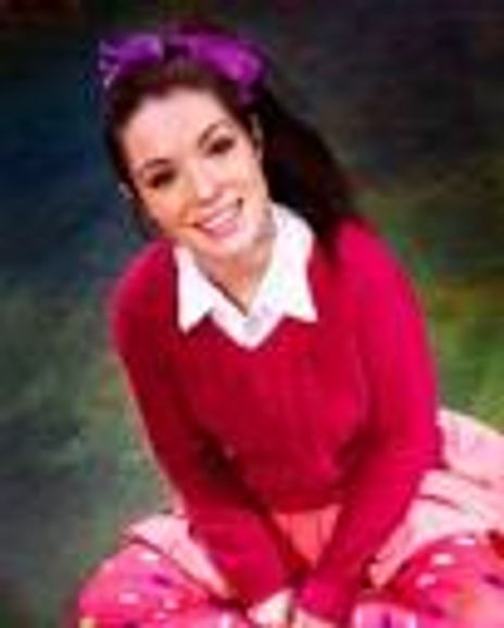 Caroline Menefee Headshot