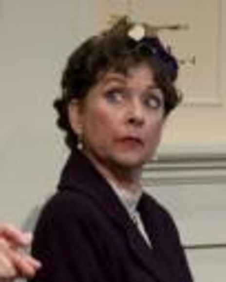 Jane Underhill Headshot