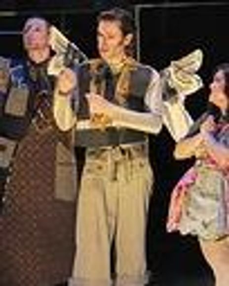 Jonathan Resifeld Headshot