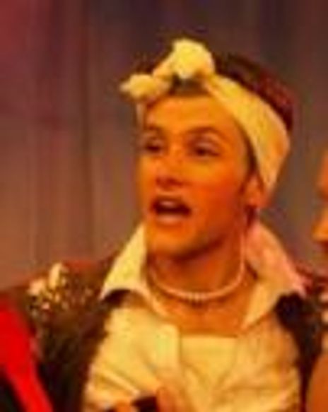 Samuel Holmes Headshot