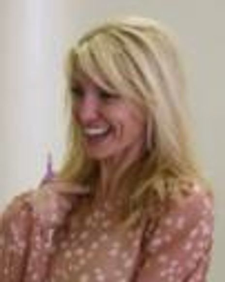 Laura Woyaz Headshot