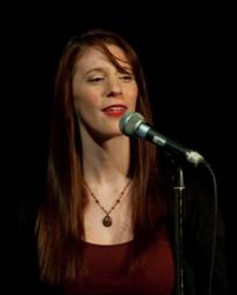 Julia McLellan Headshot