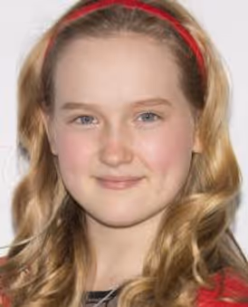 Emma Howard Headshot