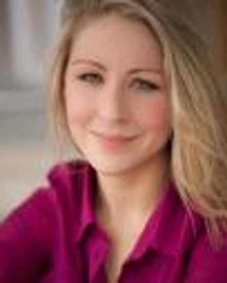 Samantha Steinmetz Headshot
