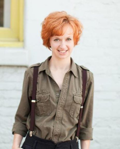 Rae K Henderson Headshot