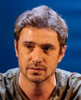 Oliver Farnworth Headshot