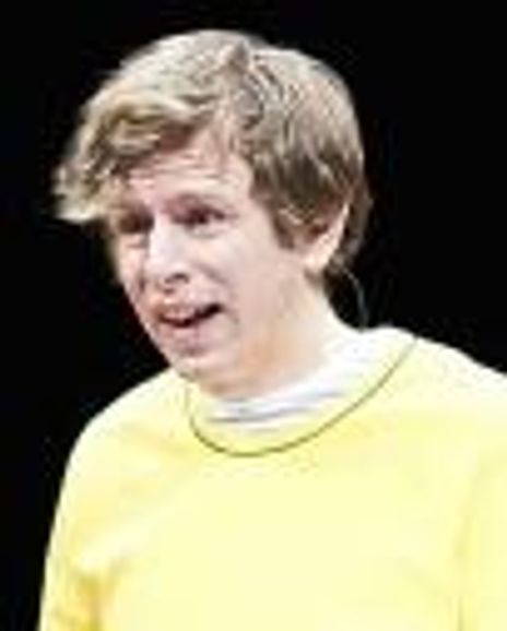 Kelly Nestruck Headshot