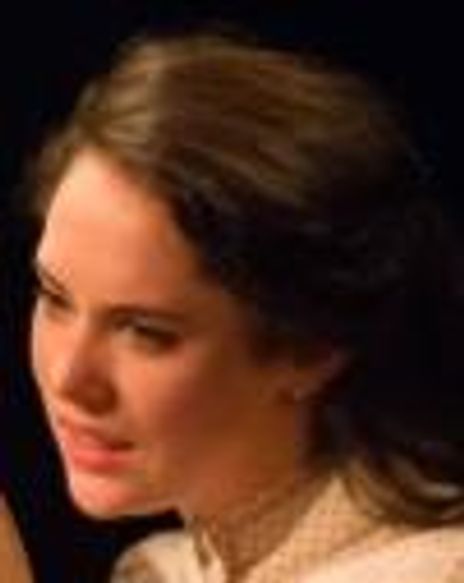 Clare Mahoney Headshot