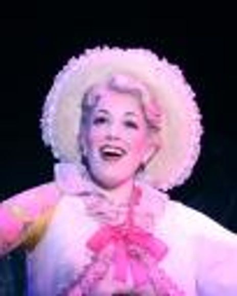 Erin Edelle Headshot