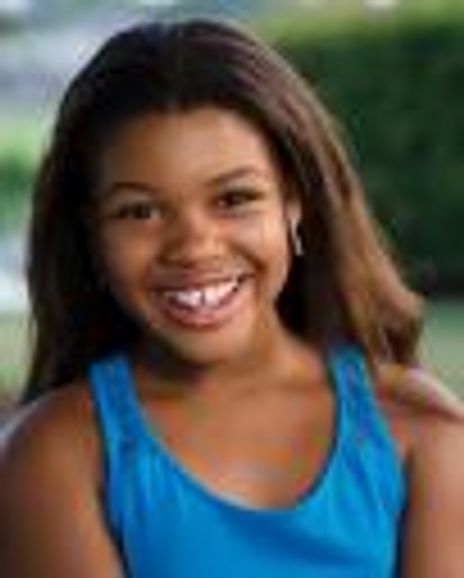 Elainey Bass Headshot