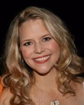 Sarah Pfisterer Headshot