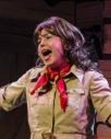 Amanda Rounds Headshot