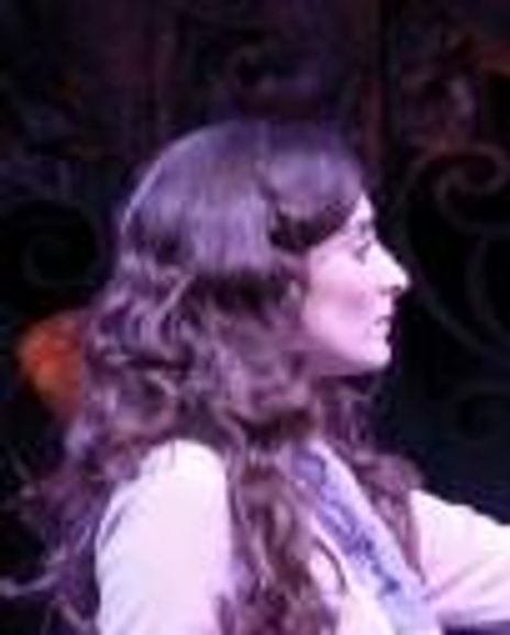 Nina Treharne Headshot