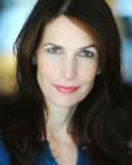 Laura Siner Headshot