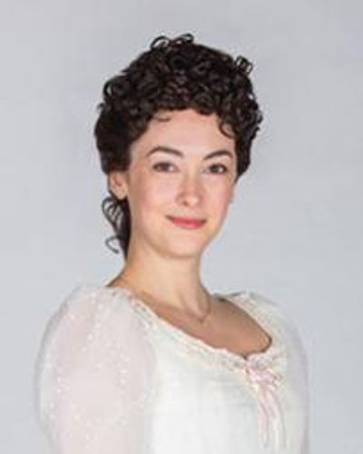 Helen Cespedes Headshot