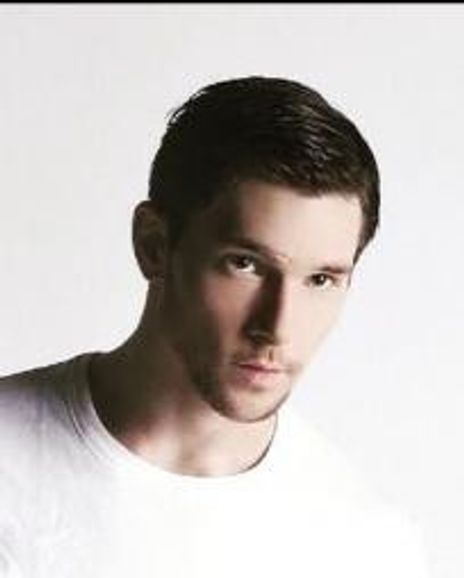 Alexander Loxton Headshot