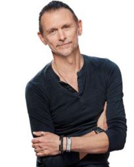 Julian Blackmore Headshot