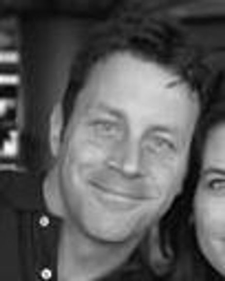 Terry Farrell Headshot