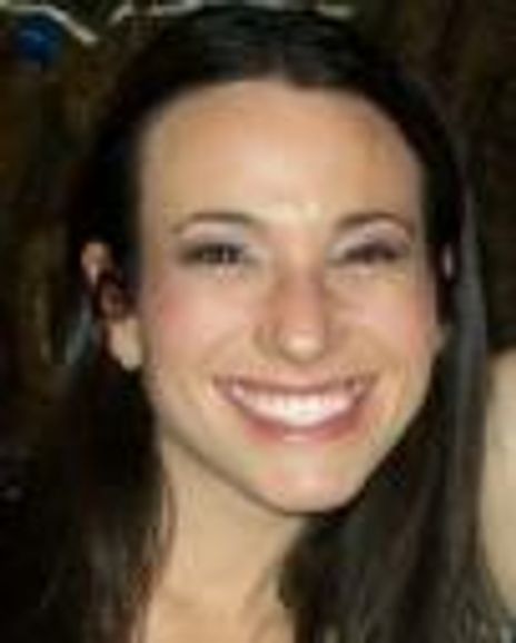 Ali Bernstein Headshot