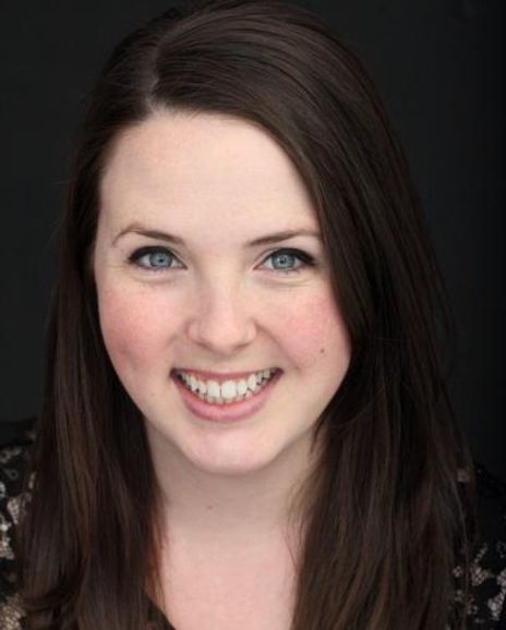 Amanda Schilling Headshot